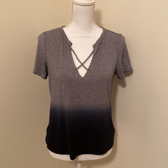 American Eagle Outfitters Tops - American eagle cross tie ombré tee